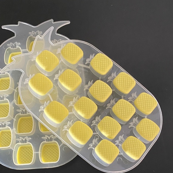 Pineapple Shaped Silicone Ice Cube Trays - Picture 3 of 4